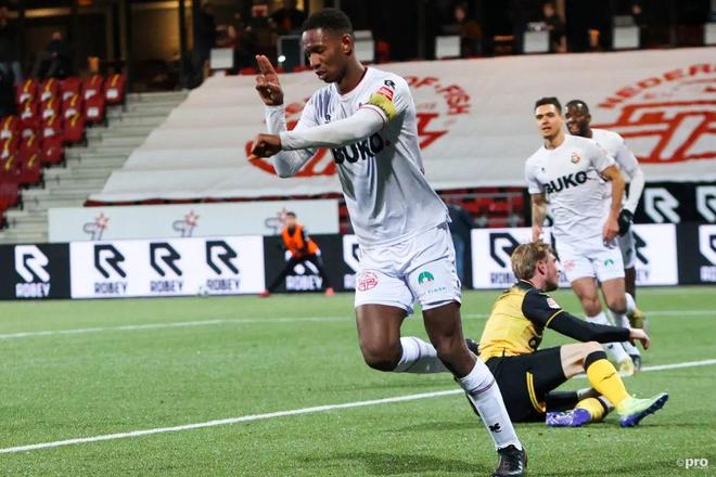 能蓝领的角 能蓝领的角