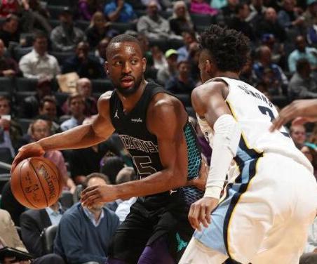 一个稍瞬即 一个稍瞬即